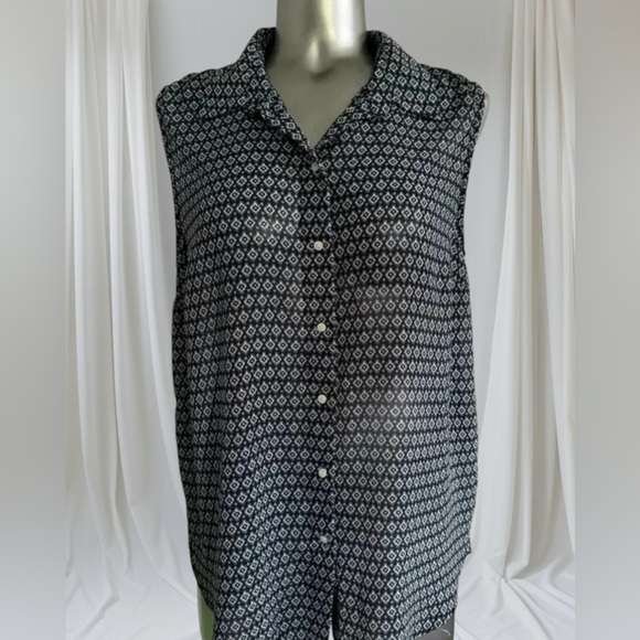 FREE ✅Women’s H&M  Blouse - Picture 3 of 14